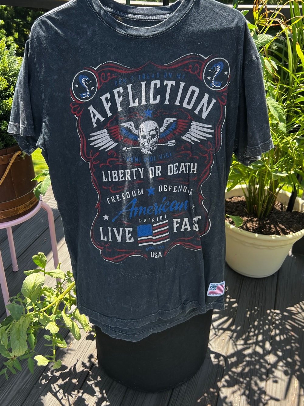 Affliction Graphic Tee Large USA Skull biker/vintage style